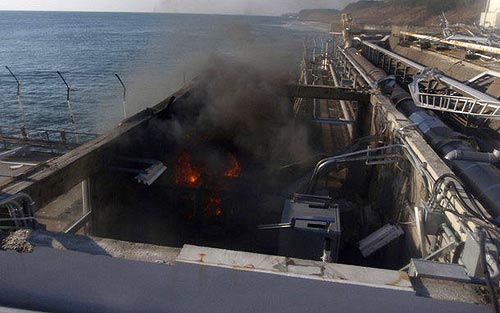 Hỏa hoạn xảy ra gần lò phản ứng số 4 của Nhà máy Fukushima Daiichi hôm 12-4.